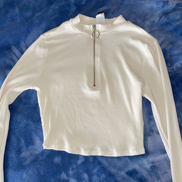 Tight quarter zip - Picture 2 of 3